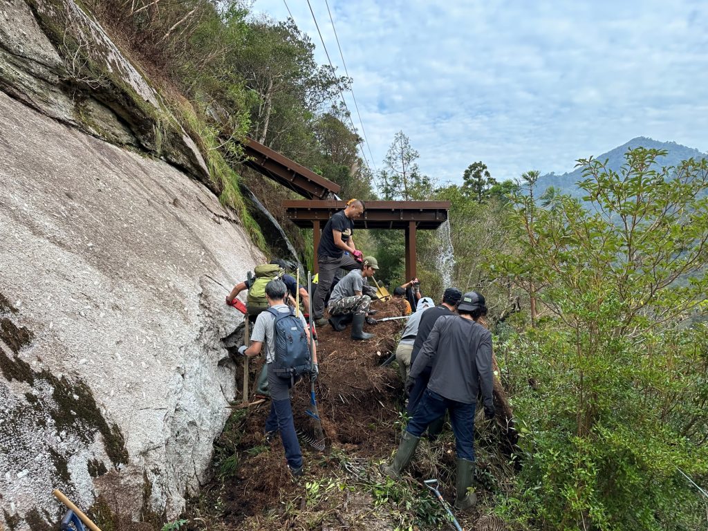 トロッコ道復旧作業