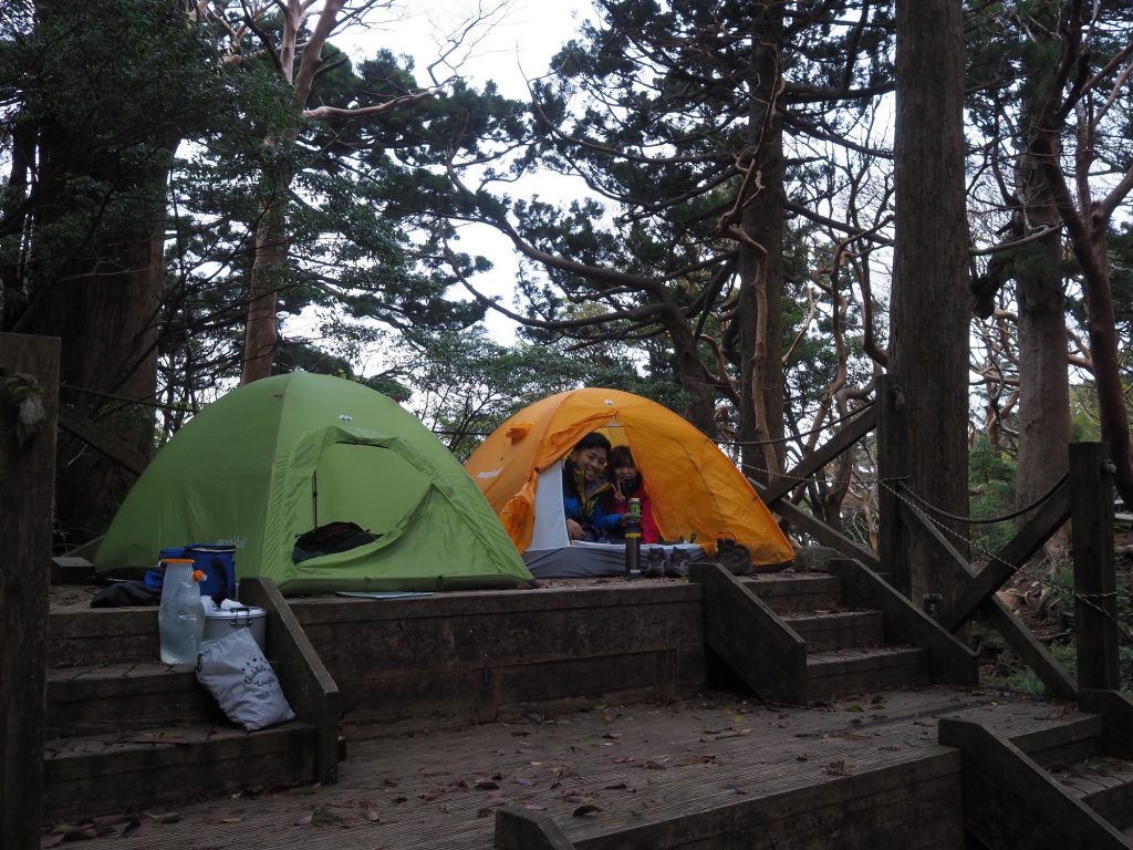 高塚小屋付近のテント場