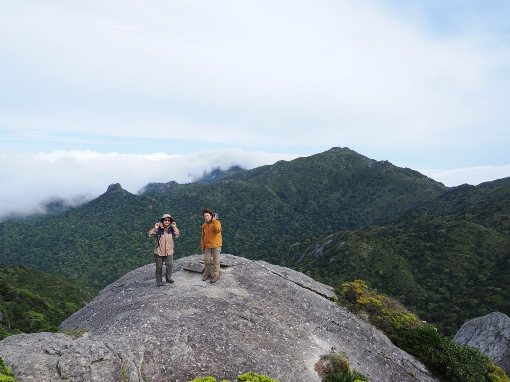 黒味岳山頂