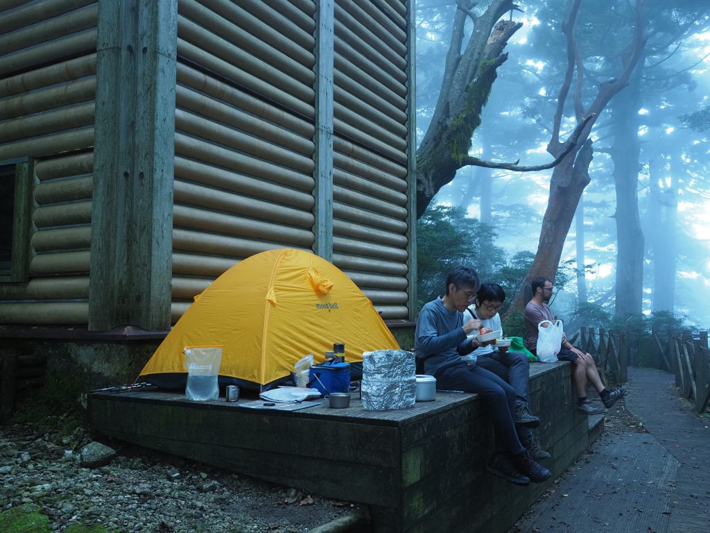 高塚避難小屋