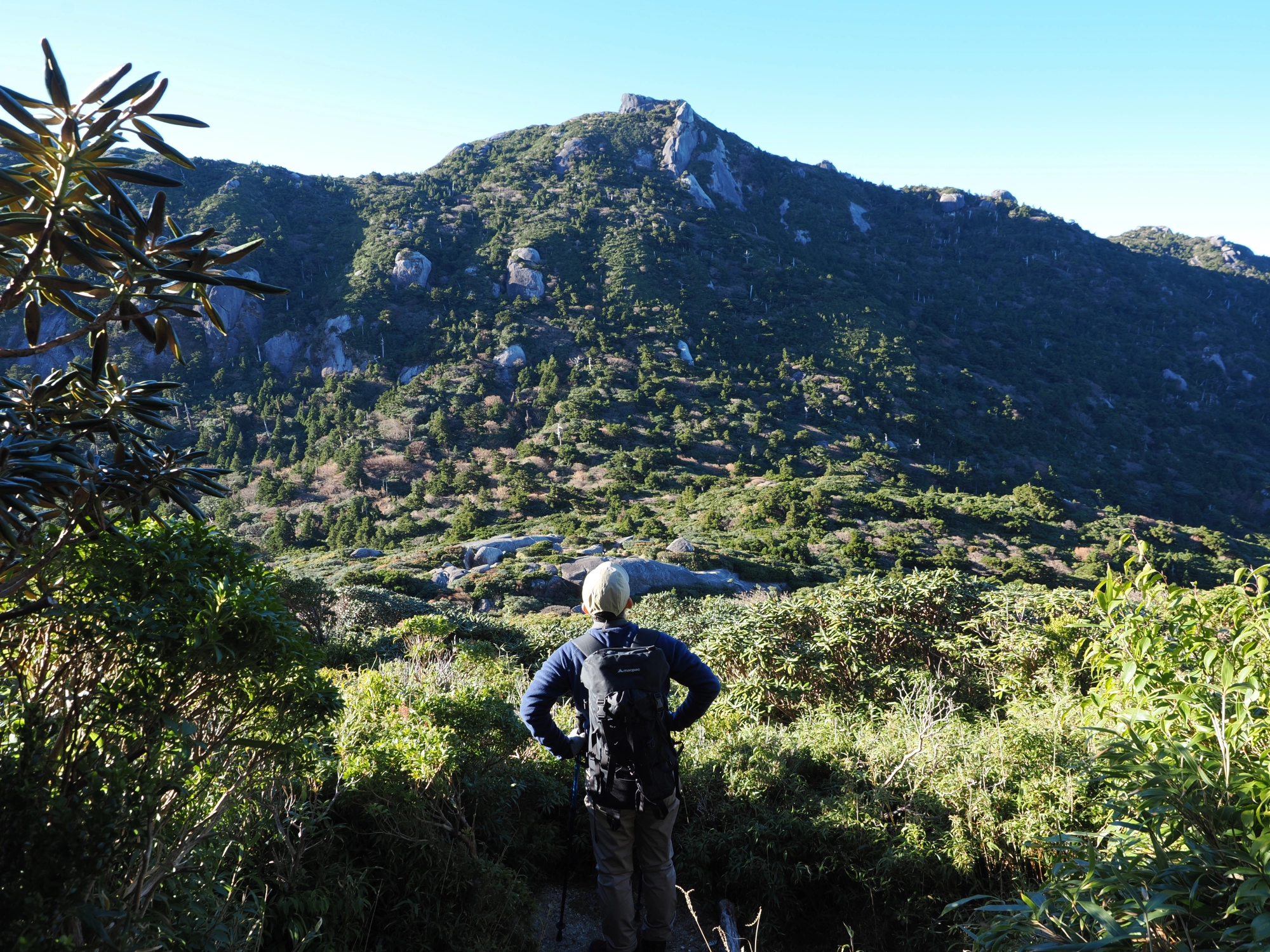 黒味岳を眺める